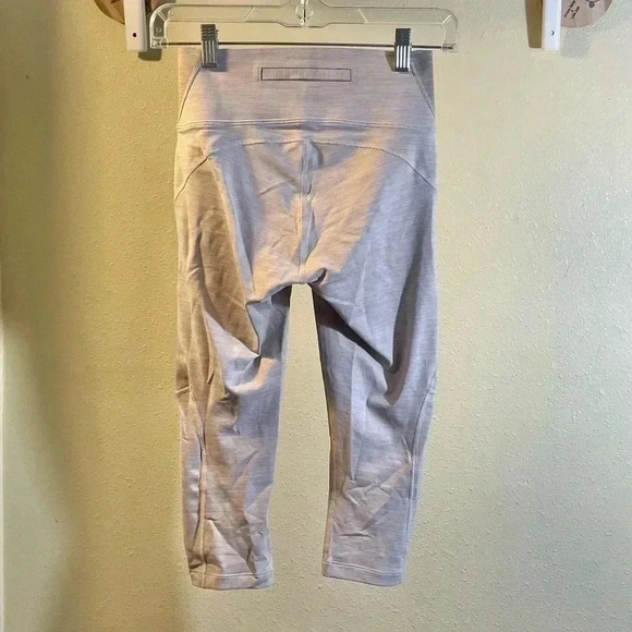 Outdoor Voices Tech Sweat Two Tone Crop 3/4 Leggings Beige Sz XS - Picture 2 of 4